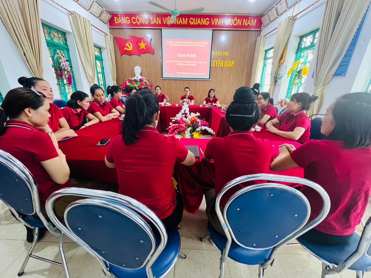 TỌA ĐÀM NGÀY PHỤ NỮ VIỆT NAM 20/10