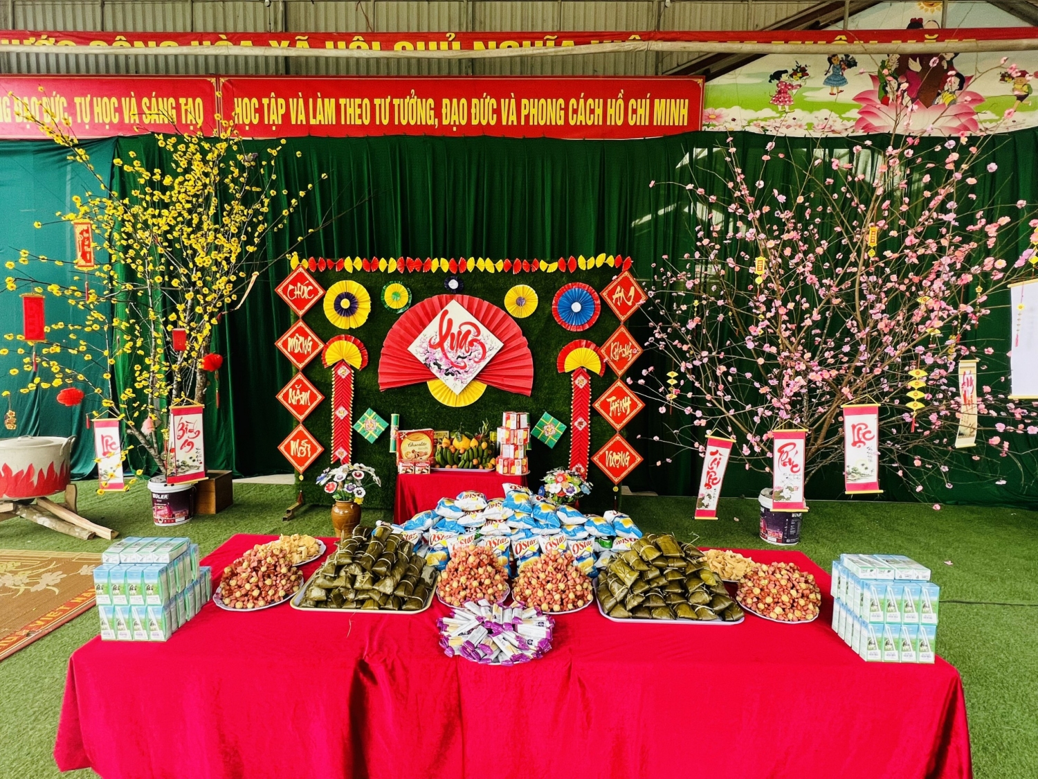 XUÂN THẮM TƯƠI - TẾT RỘN RÀNG NĂM 2024 CỦA TRƯỜNG MẦM NON VÕ NGUYÊN GIÁP XÃ MƯỜNG PHĂNG.