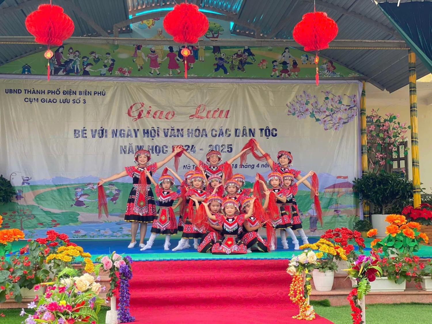 TRƯỜNG MẦM NON VÕ NGUYÊN GIÁP XÃ MƯỜNG PHĂNG THAM GIA GIAO LƯU “BÉ VỚI NGÀY HỘI VĂN HÓA DÂN TỘC ” CỤM GIAO LƯU SỐ 3 NĂM HỌC 2024- 2025