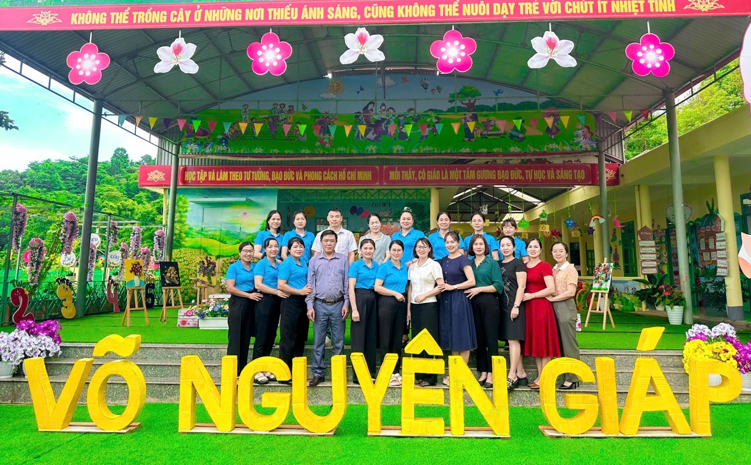 TRƯỜNG MẦM NON VÕ NGUYÊN GIÁP XÃ MƯỜNG PHĂNG ĐÓN ĐOÀN ĐÁNH GIÁ NGOÀI CỦA SỞ GIÁO DỤC VÀ ĐÀO TẠO CÔNG NHẬN TRƯỜNG ĐẠT KIỂM ĐỊNH CHẤT LƯỢNG GIÁO DỤC VÀ ĐẠT TRƯỜNG CHUẨN QUỐC GIA NĂM HỌC 2024 - 2025